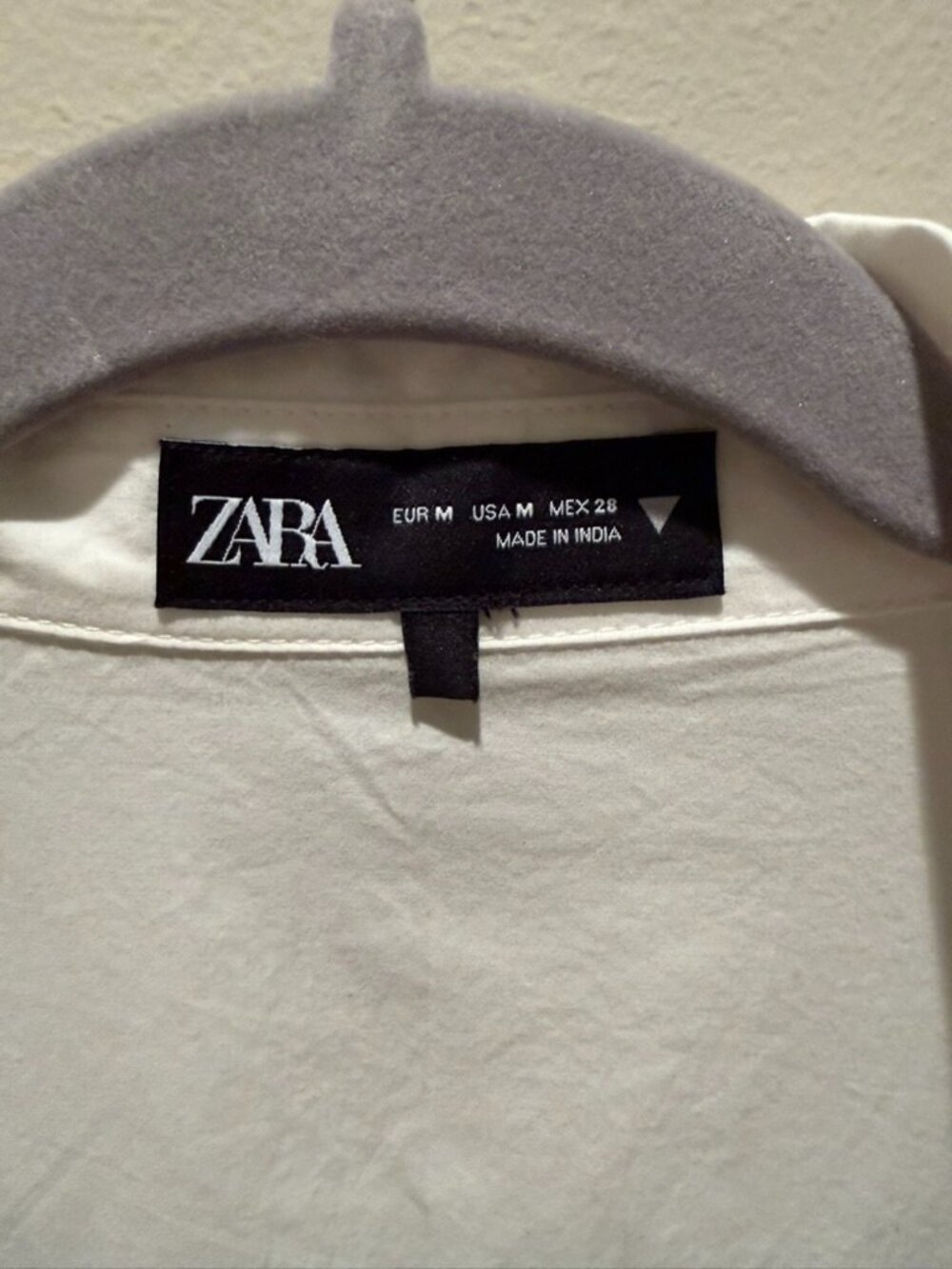 Zara White Eyelet Embroidered Cropped Button Front Shirt Blouse Size Medium - Picture 3 of 4